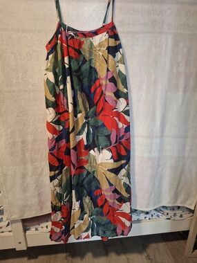 Tropical Leaf Print Maxi Dress in Multicolor